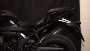Yamaha YZF R7 (2021 - 25)  (7)