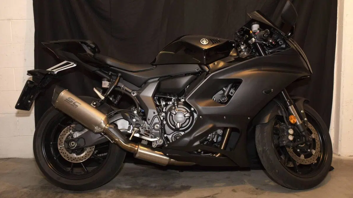 Yamaha YZF R7 (2021 - 25)  (8)