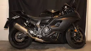 Yamaha YZF R7 (2021 - 25)  (8)