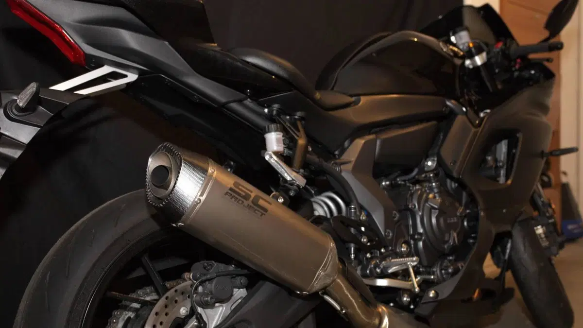 Yamaha YZF R7 (2021 - 25)  (9)