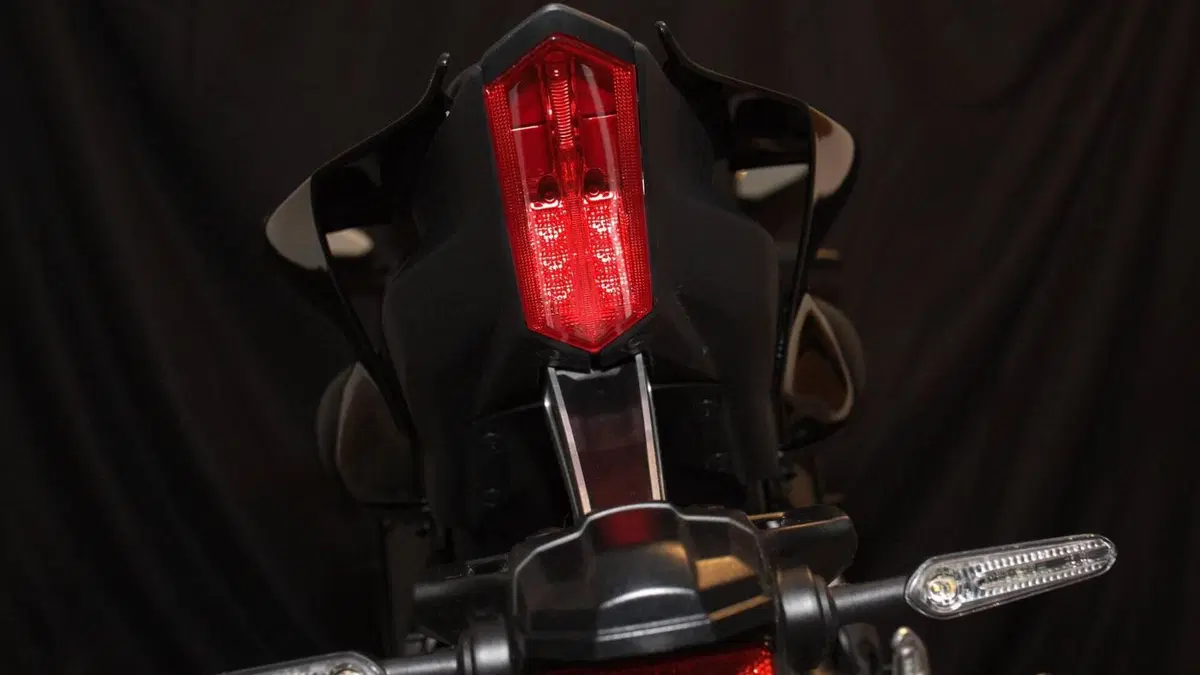 Yamaha YZF R7 (2021 - 25)  (16)