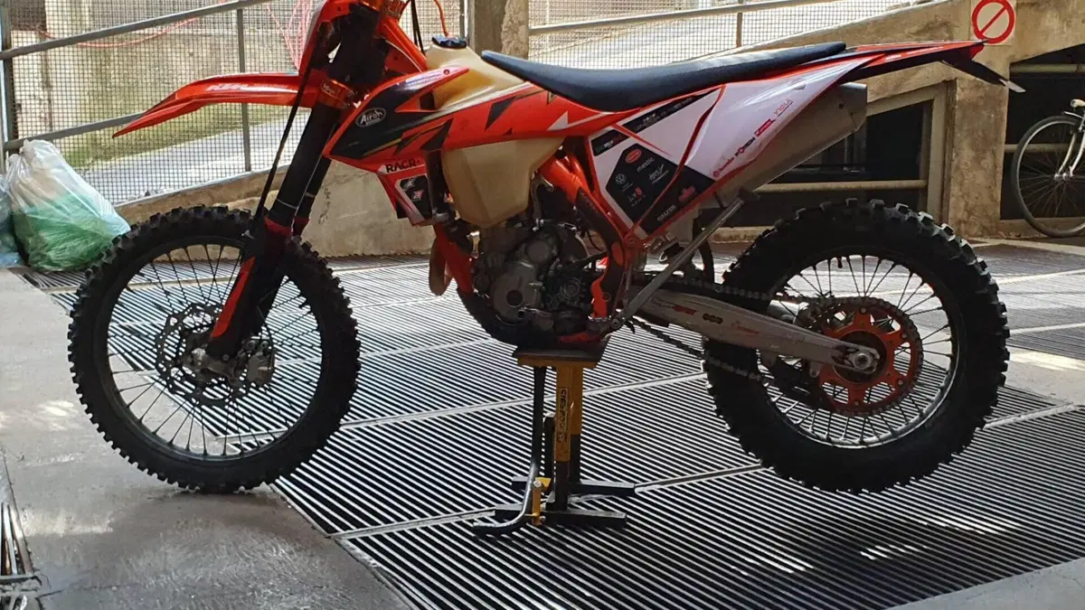 KTM 250 EXC-F Six Days (2020)  (2)