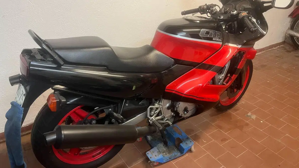 Honda CBR 600 F (1988 - 90)  (2)