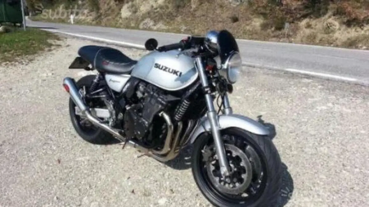 Suzuki GSX 750 (1998 - 03)  (9)
