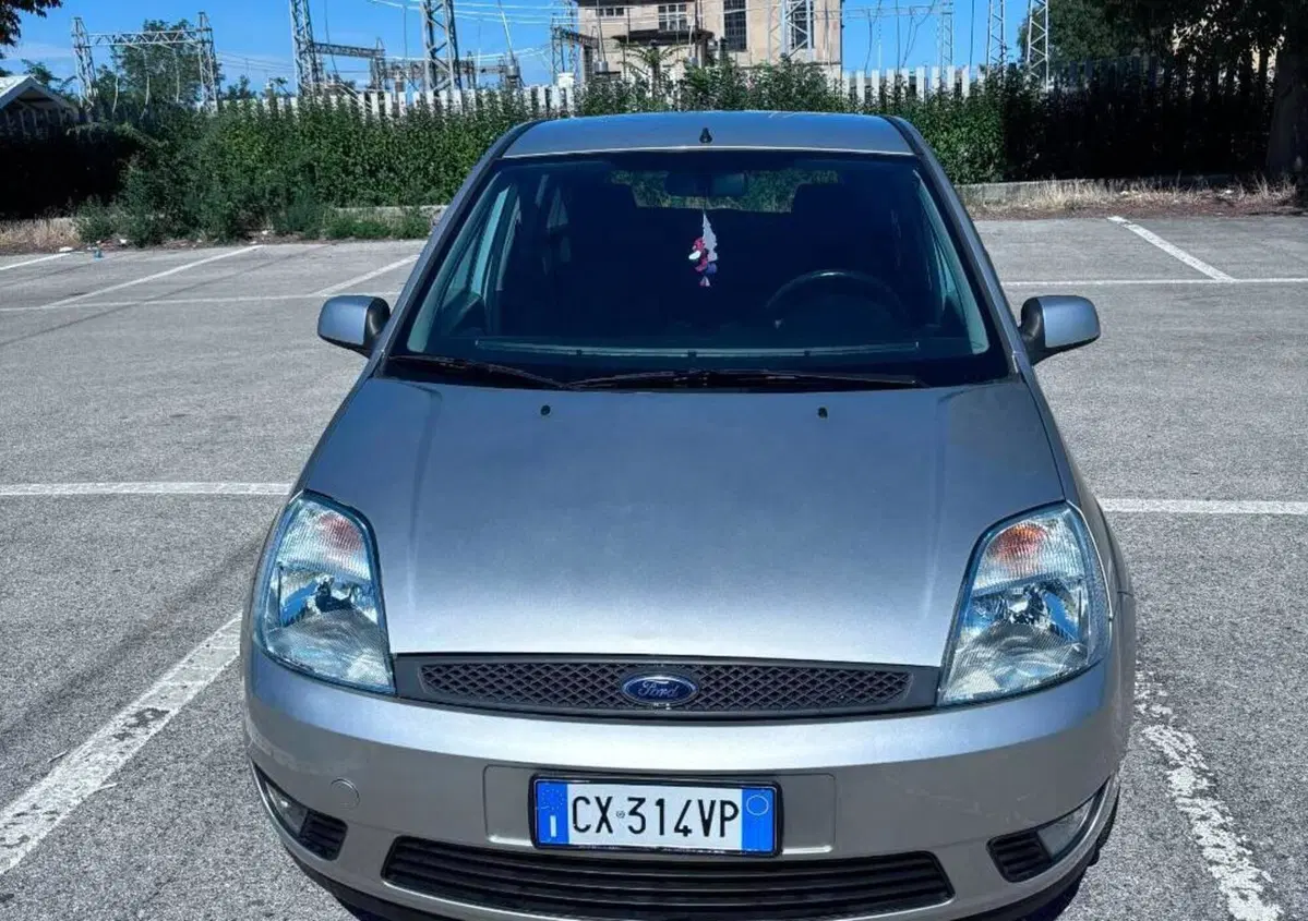 Ford Fiesta 1.2 16V 5p. Ghia