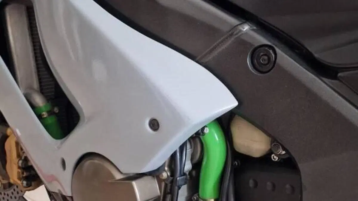 Kawasaki Ninja 636 ZX-6R (2005 - 06)  (8)