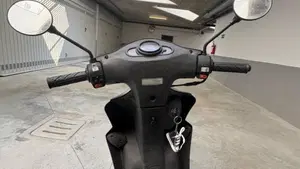 Kymco Agility 50 R16 (2008 - 16)  (5)