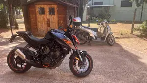 KTM 1290 Super Duke R (2019)  (2)
