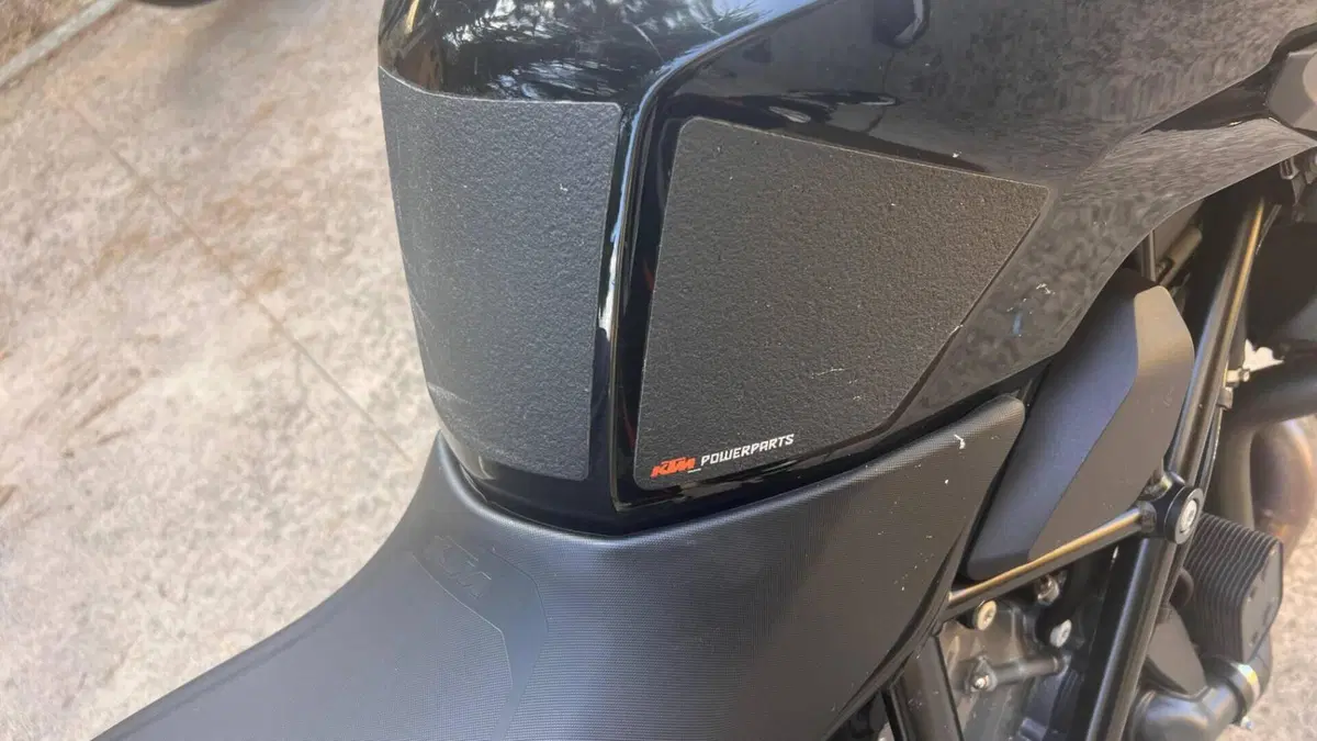 KTM 1290 Super Duke R (2019)  (6)