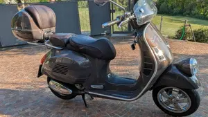 Vespa GTV 300 Vie della Moda (2011 - 14)  (3)