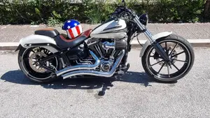 Harley-Davidson 1690 Breakout (2013 - 17) - FXSB 