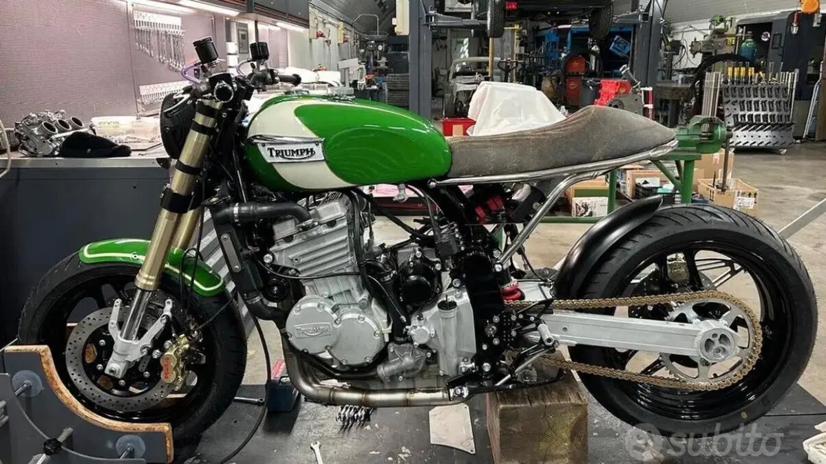 Triumph Trident 750  (2)