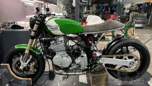 Triumph Trident 750  (2)