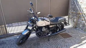 Moto Guzzi V7 Stone (2021 - 24)  (5)