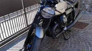Moto Guzzi V7 Stone (2021 - 24)  (6)