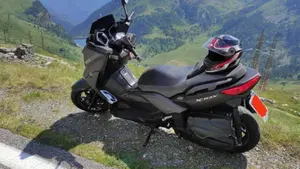 Yamaha X-Max 400 Momodesign ABS (2014 - 16)  (3)