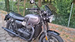 Triumph Bonneville T120 Black (2017 - 20)  (6)