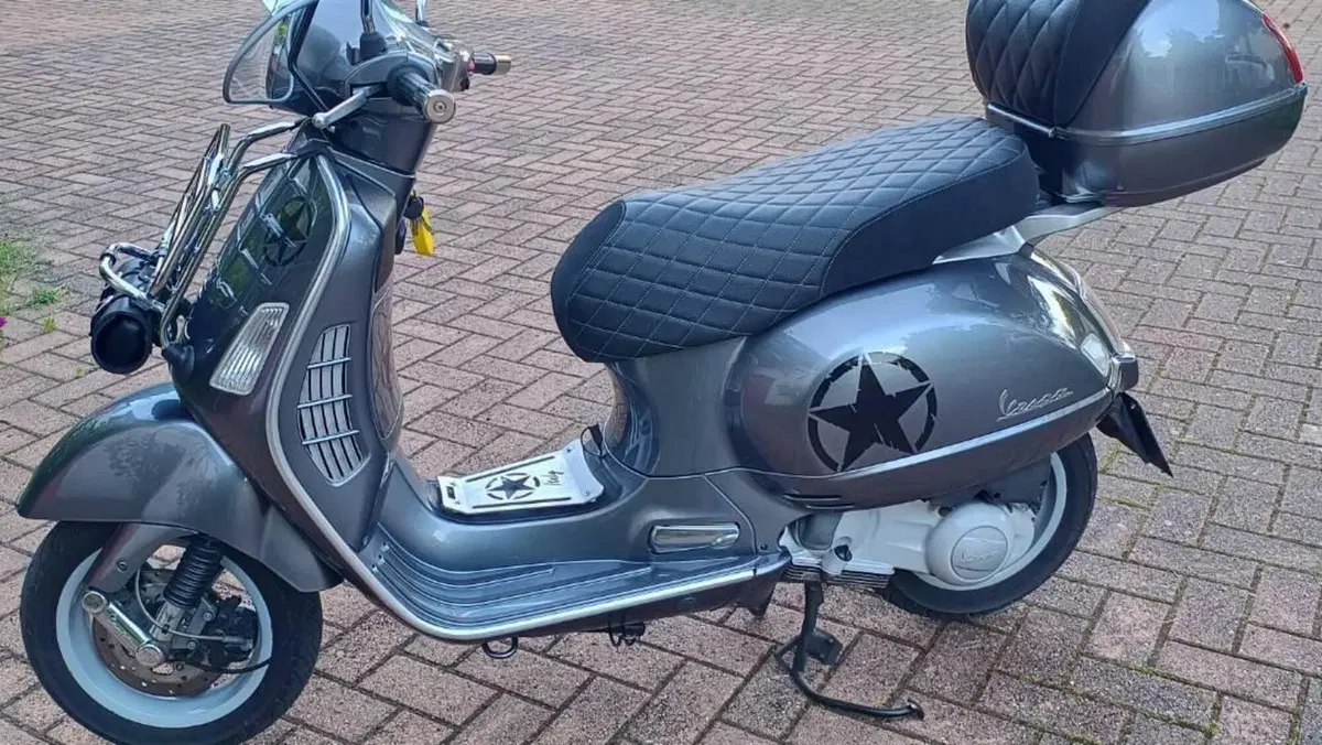 Vespa Granturismo 200 L  (3)