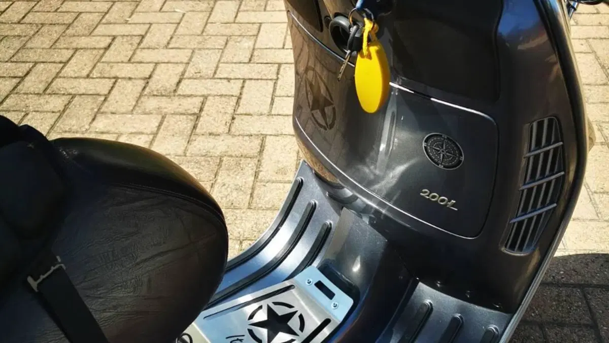 Vespa Granturismo 200 L  (8)