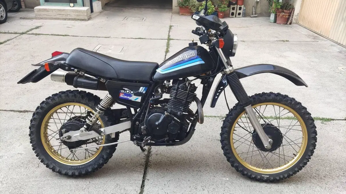 Suzuki   (7)