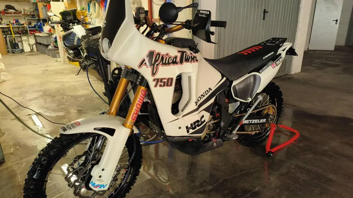 Honda Africa Twin XRV 750 (1993 - 95)  (5)