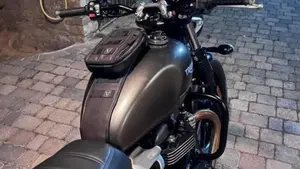 Triumph Street Twin 900 (2021 - 22)  (3)
