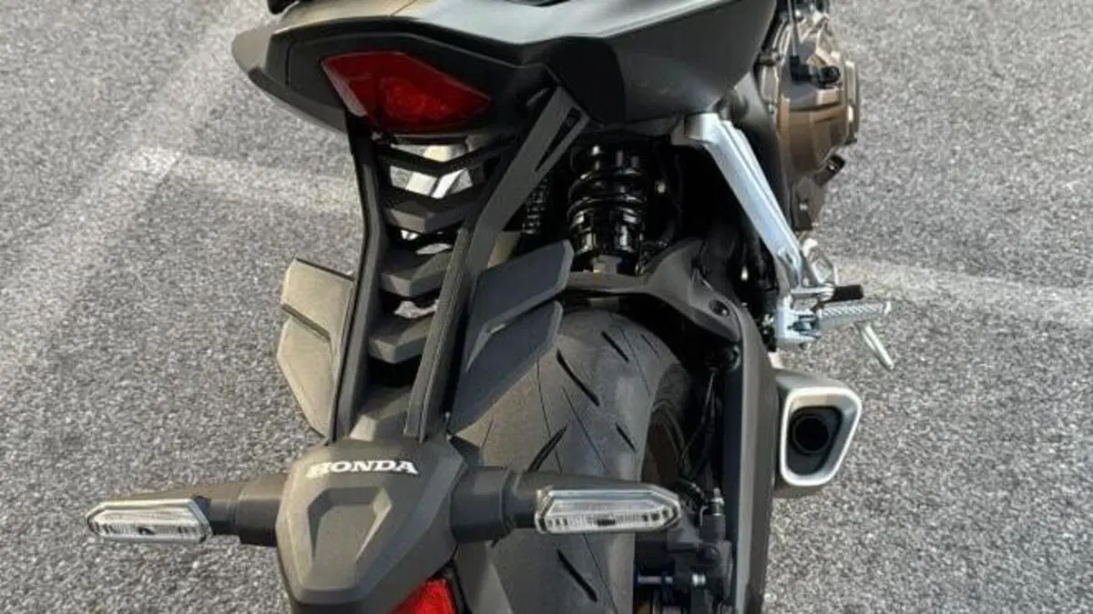 Honda CB 650 R (2024 - 25)  (2)