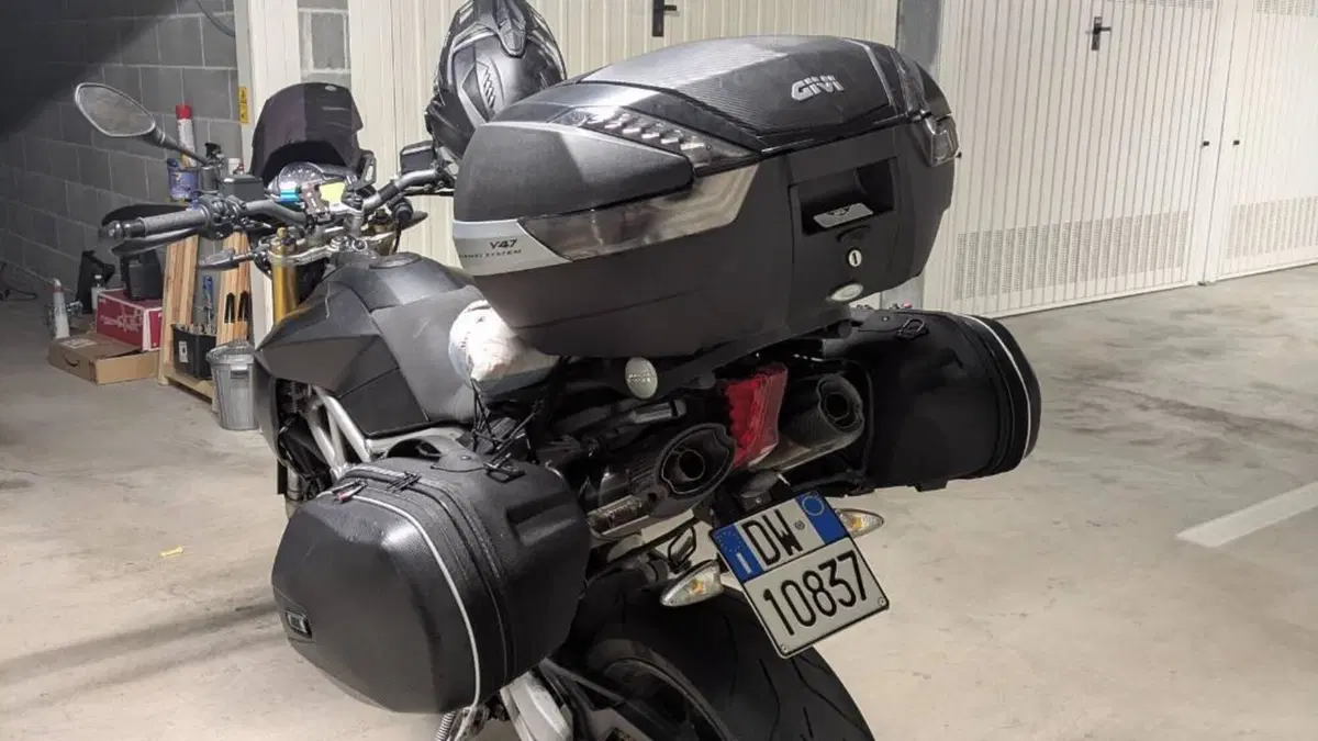 Aprilia Dorsoduro 750 (2009 - 14)  (11)