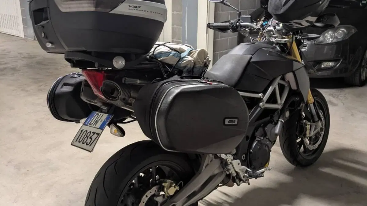 Aprilia Dorsoduro 750 (2009 - 14)  (12)