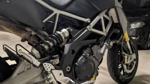 Aprilia Dorsoduro 750 (2009 - 14)  (15)