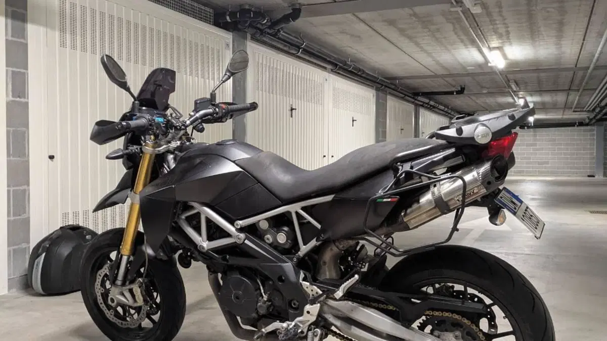 Aprilia Dorsoduro 750 (2009 - 14)  (2)