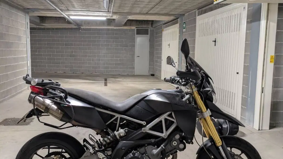 Aprilia Dorsoduro 750 (2009 - 14)  (3)