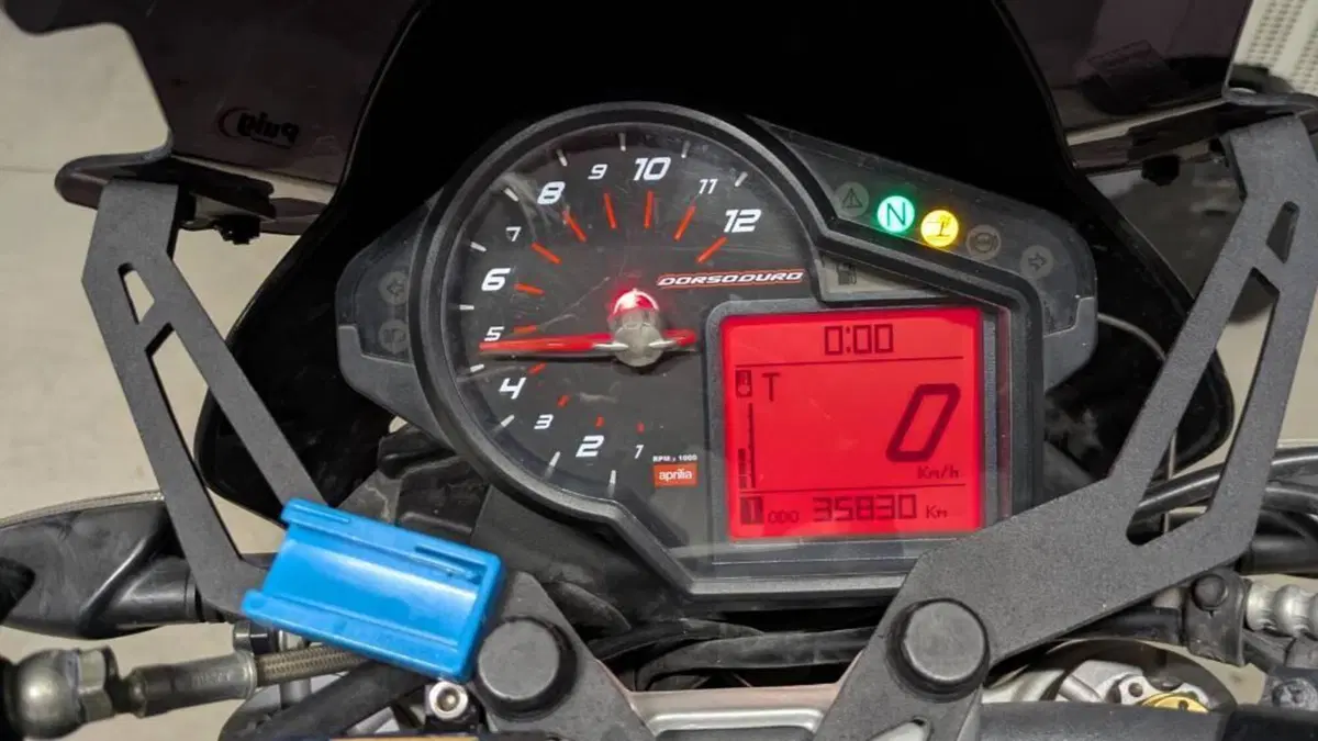 Aprilia Dorsoduro 750 (2009 - 14)  (20)
