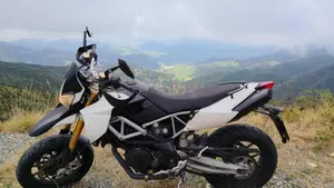 Aprilia Dorsoduro 750 Factory (2010 - 13) 