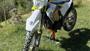 Husqvarna FE 250 (2021)  (2)