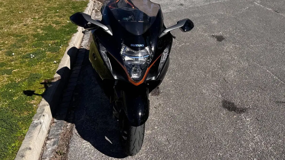 Suzuki GSX 1300 R Hayabusa (2021 - 24)  (2)