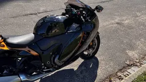 Suzuki GSX 1300 R Hayabusa (2021 - 24)  (7)