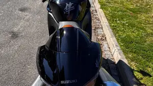 Suzuki GSX 1300 R Hayabusa (2021 - 24)  (9)