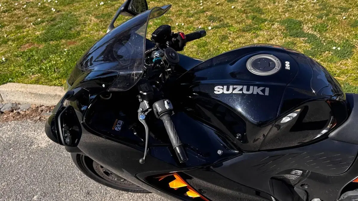 Suzuki GSX 1300 R Hayabusa (2021 - 24)  (10)