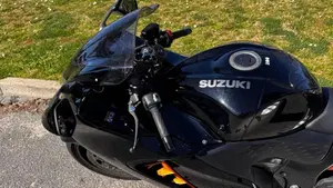 Suzuki GSX 1300 R Hayabusa (2021 - 24)  (10)