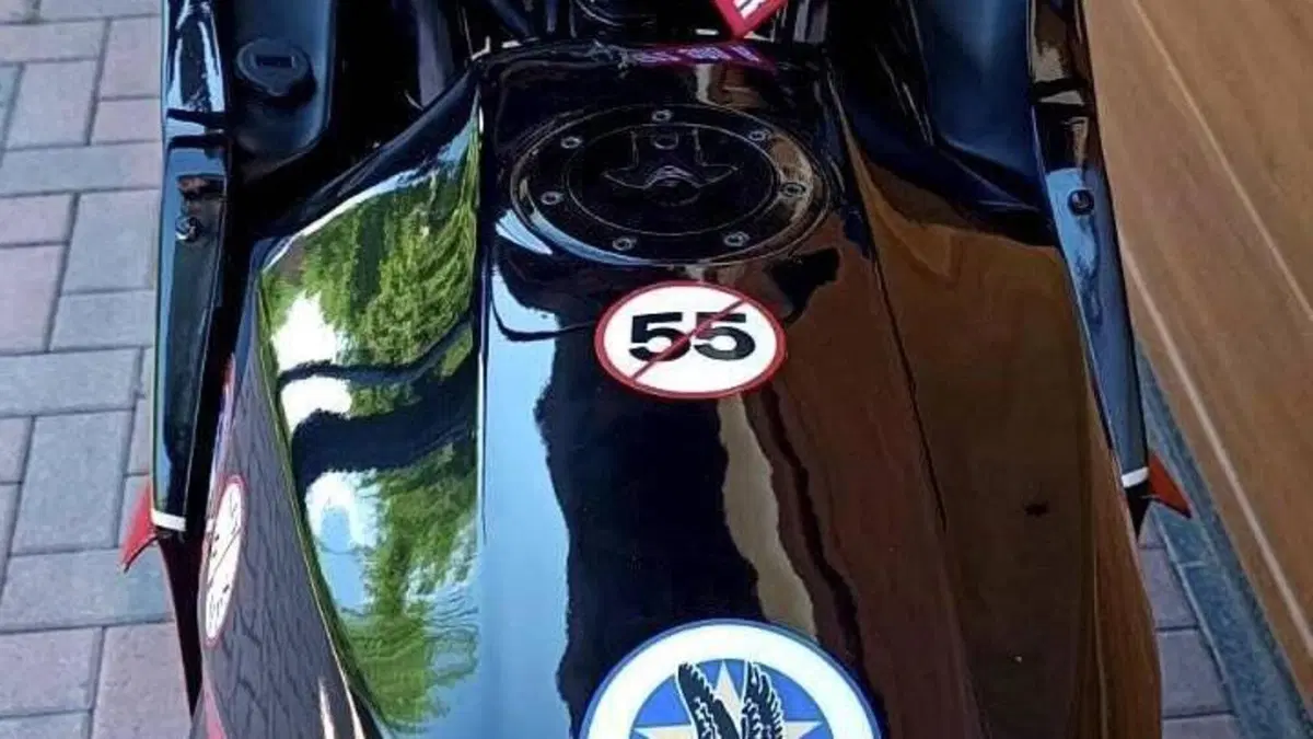 Kawasaki   (6)