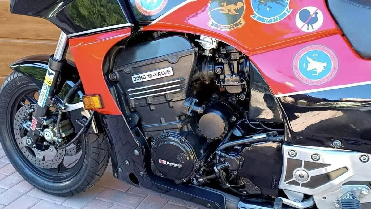 Kawasaki   (12)
