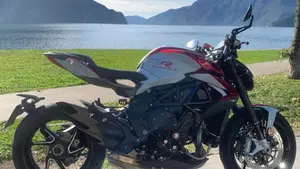 MV Agusta Brutale 800 RR (2021 - 25)  (3)