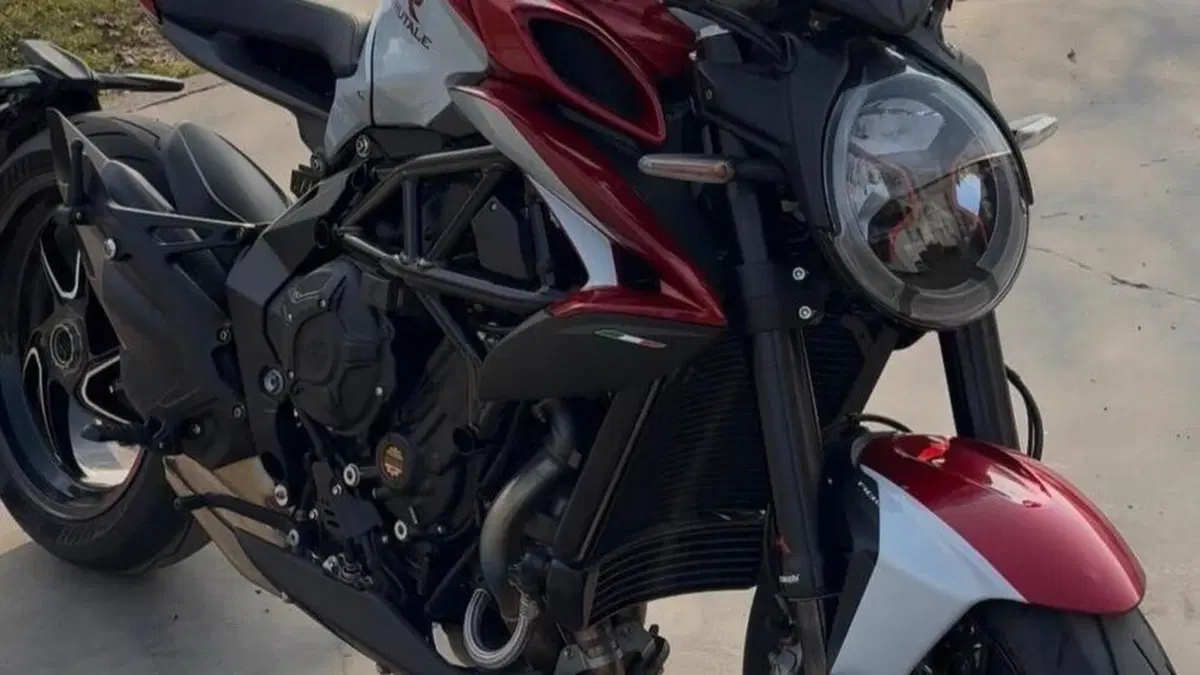 MV Agusta Brutale 800 RR (2021 - 25)  (4)