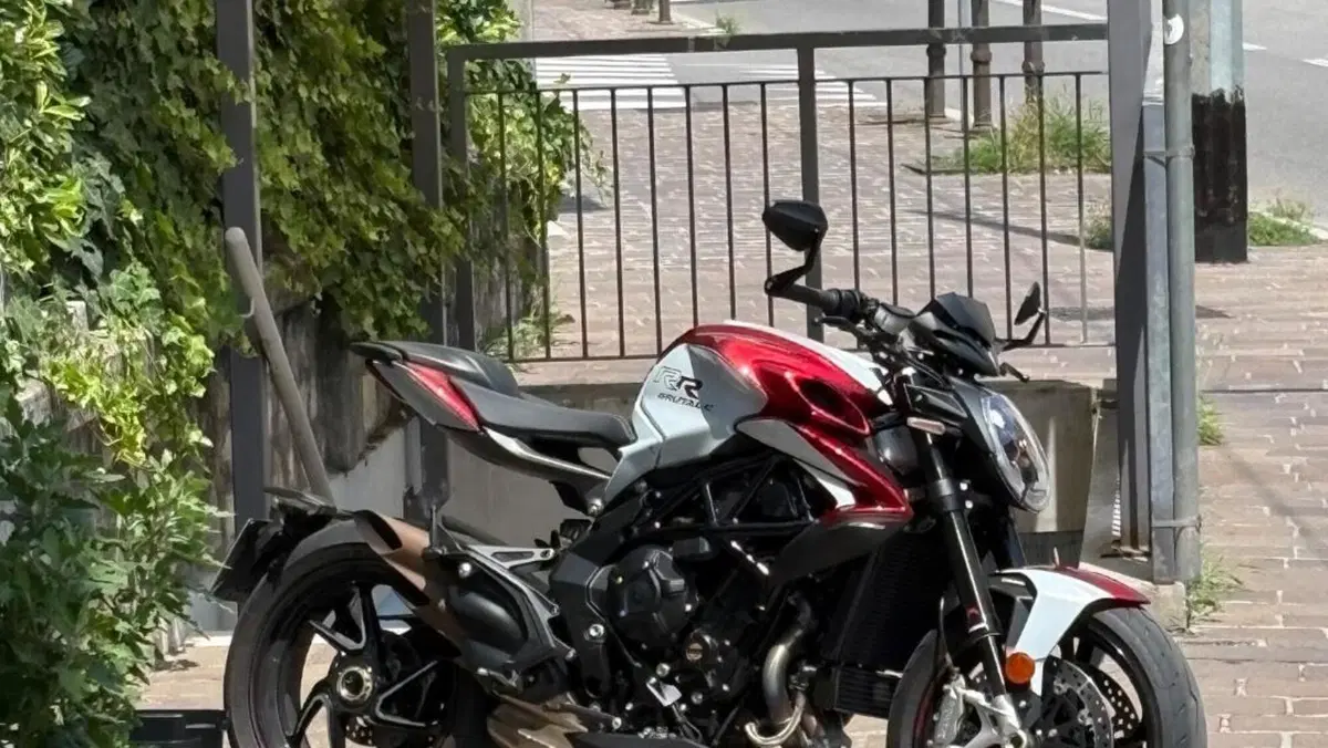 MV Agusta Brutale 800 RR (2021 - 25)  (7)