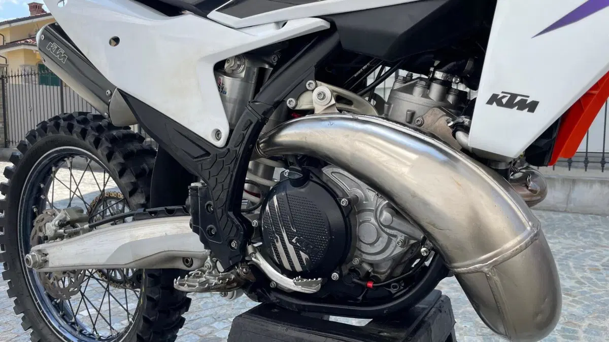 KTM 250 SX (2023)  (4)