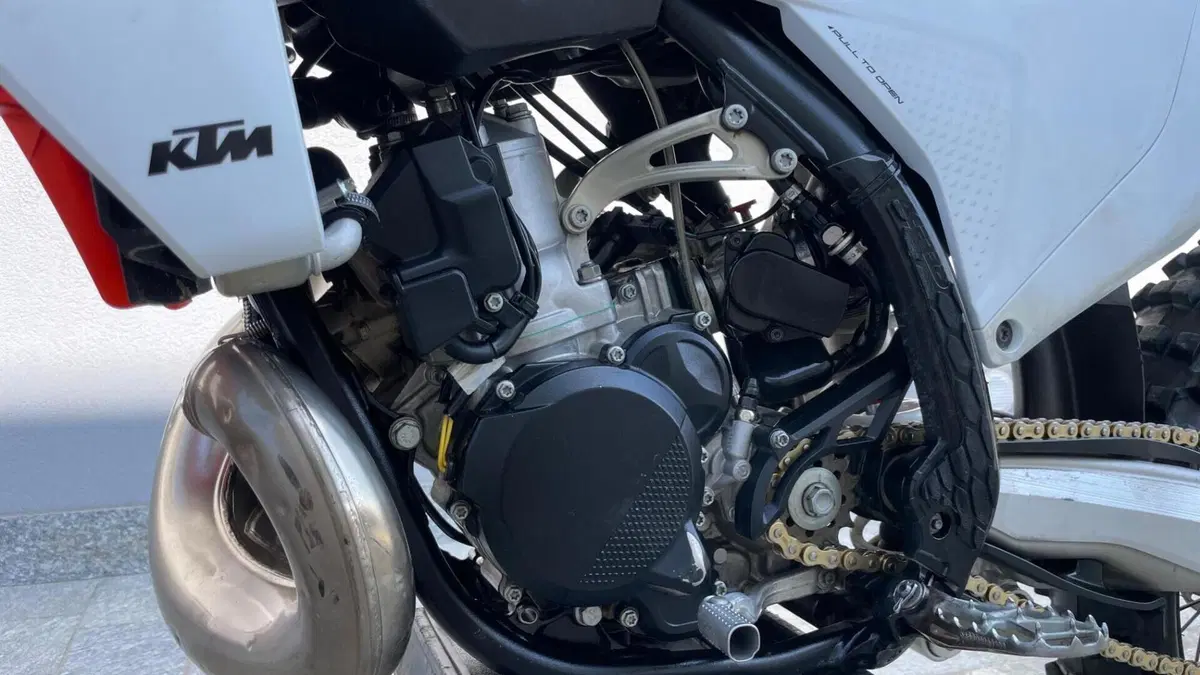 KTM 250 SX (2023)  (5)