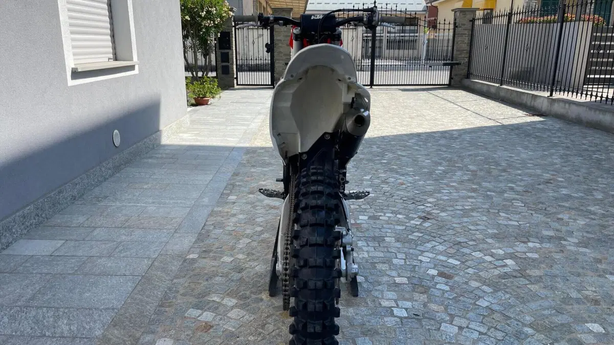 KTM 250 SX (2023)  (7)