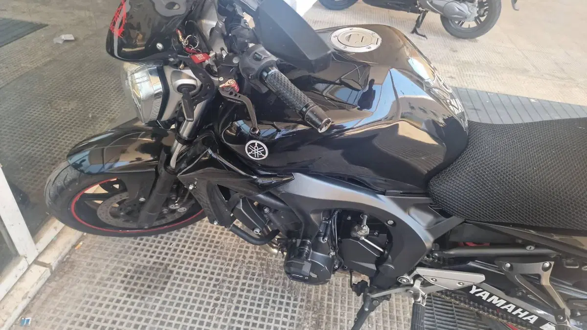 Yamaha FZ6 S2 (2007 - 11)  (2)