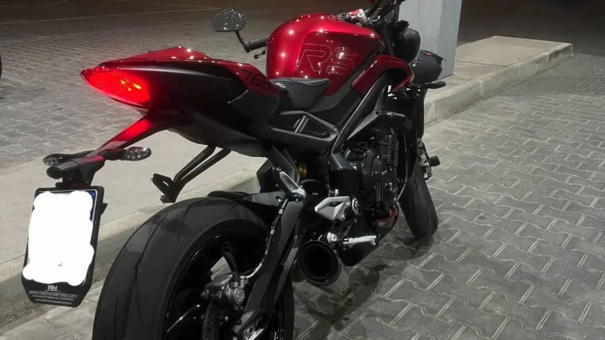 Triumph Street Triple 765 RS (2023 - 26)  (2)
